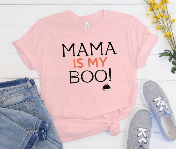 Mama is My Boo Halloween Cool Trending T-Shirt