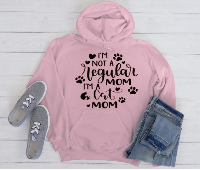 I'm Not A Regular Mom I'm A Cat Mom Cool Trending graphic Hoodie